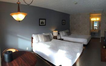Hotel Lakeshore 3*