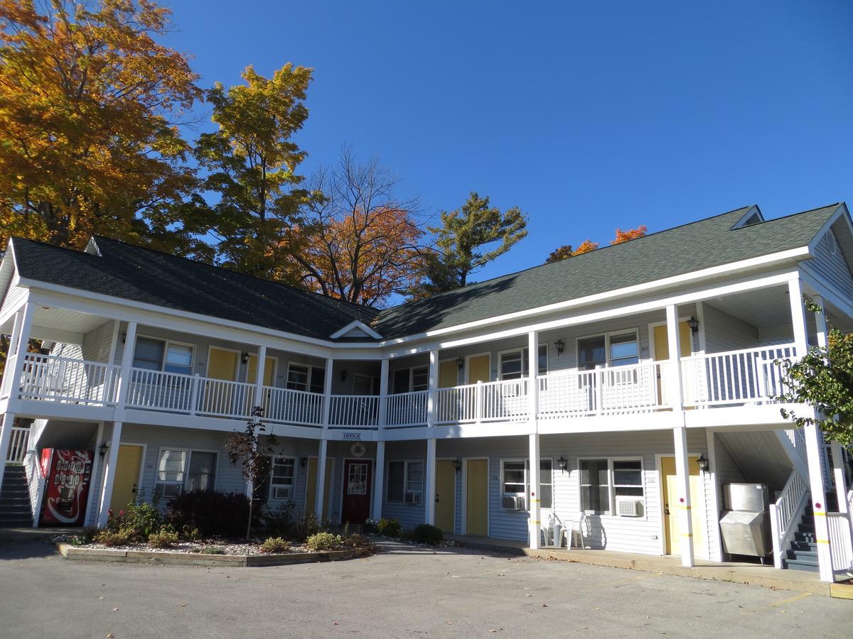 Lakeshore Hotel